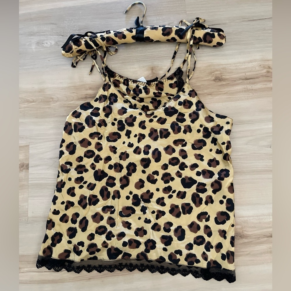 Silkscreen sleepwear set Women's
100% Silk Size large